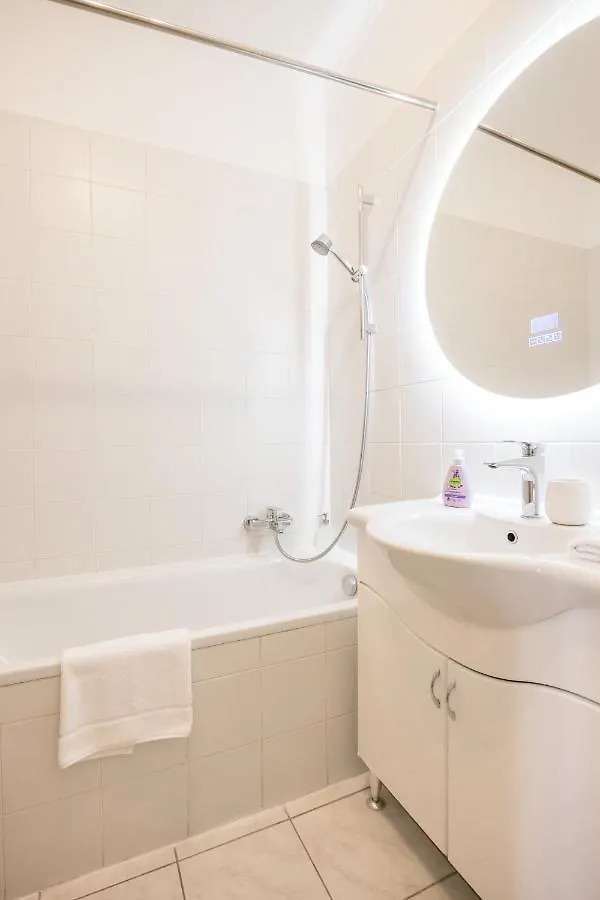 Cozy In The Heart Of Budapest With Terrace And Tub 0*,